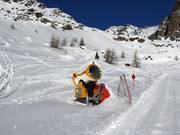 Leistungsfähige Schneekanone im Skigebiet Pejo