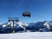 Schneekarbahn - 6er Hochgeschwindigkeits-Sesselbahn (kuppelbar) mit Abdeckhauben