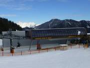 Absolut Shuttle - 6er Hochgeschwindigkeits-Sesselbahn (kuppelbar) mit Abdeckhauben