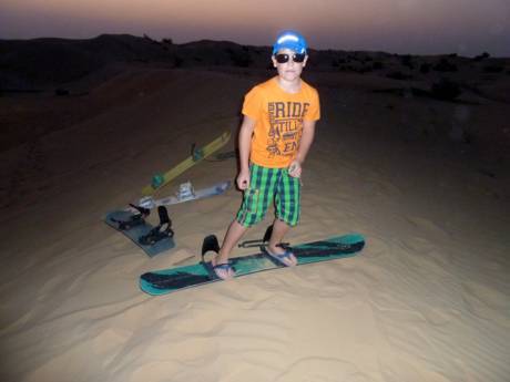 Vereinigte Arabische Emirate: Testberichte von Skigebieten – Testbericht Sandboarding Dubai